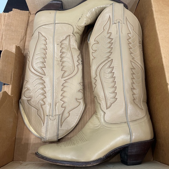 Justin Brown Cowgirl Boots - Picture 2 of 8